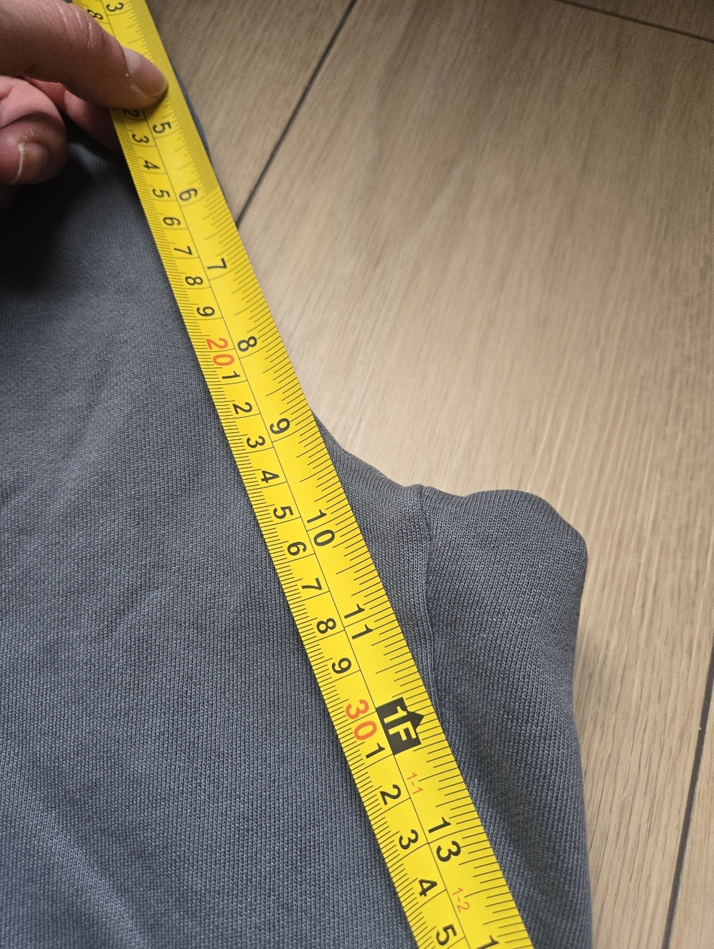 ARITZIA TNA Mega Cargo Sweatpant size M - Picture 8 of 10